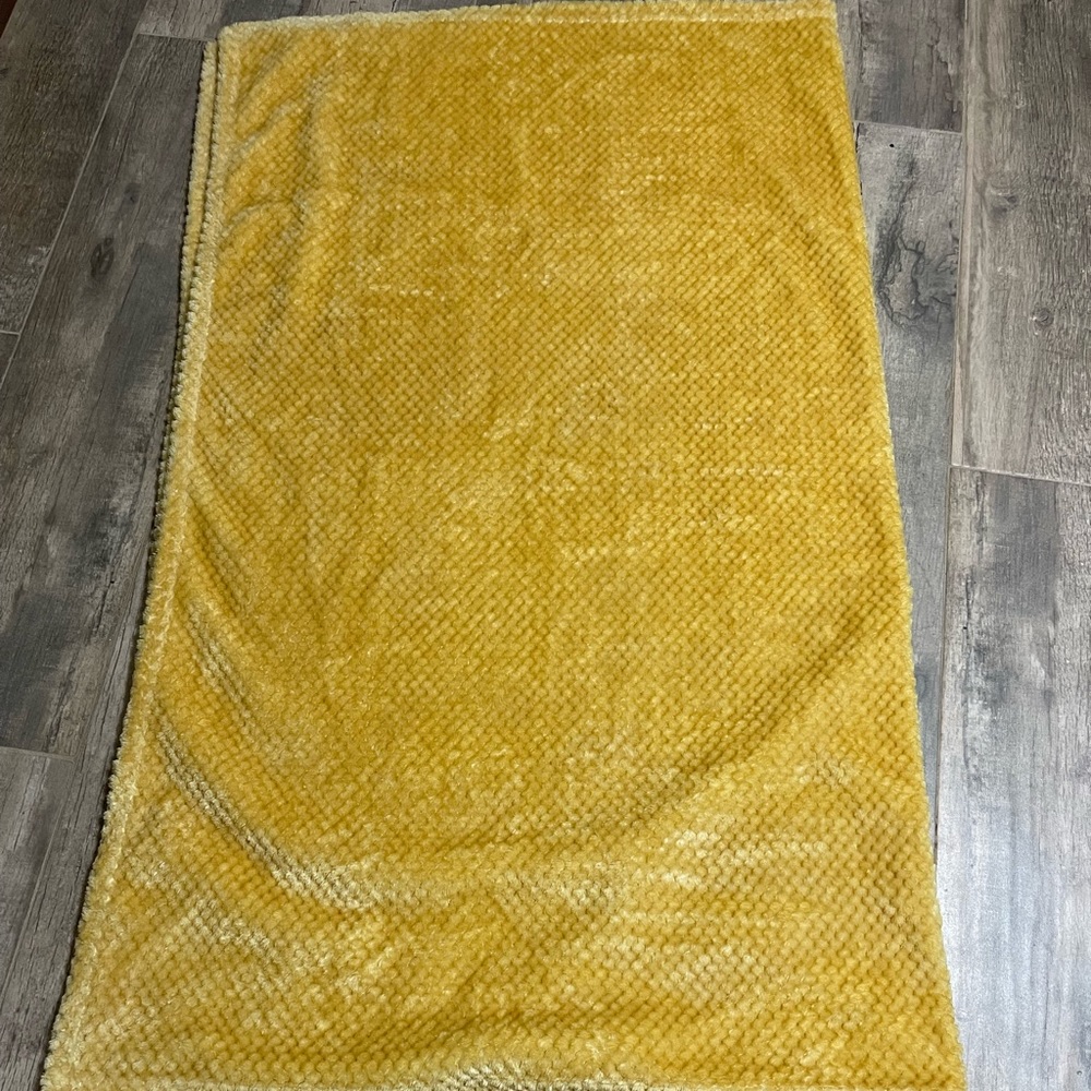 Throw blanket